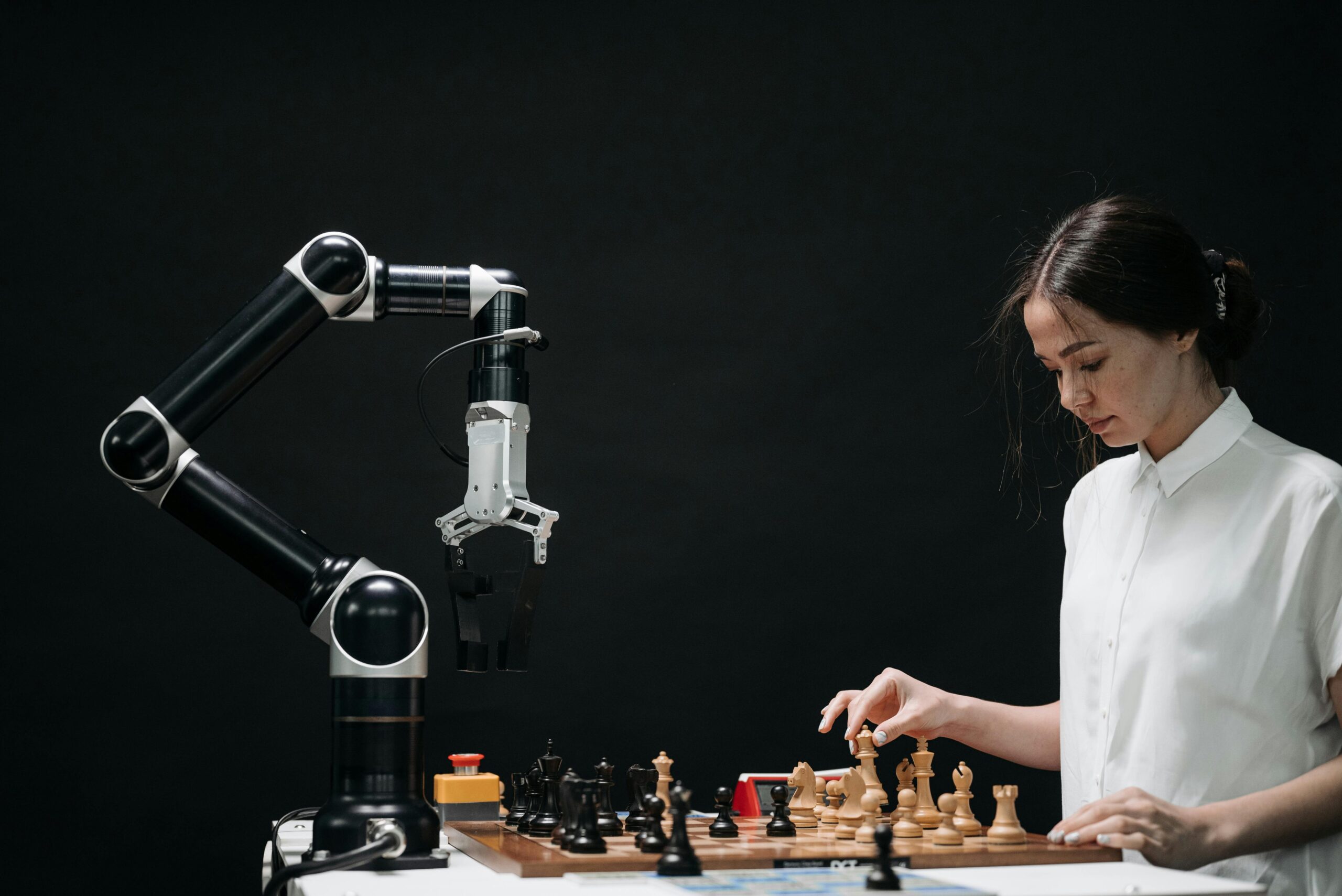 为什么GPT-3.5-turbo-instruct擅长下棋，而其他大模型不行？